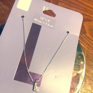 Gorgeous L necklace